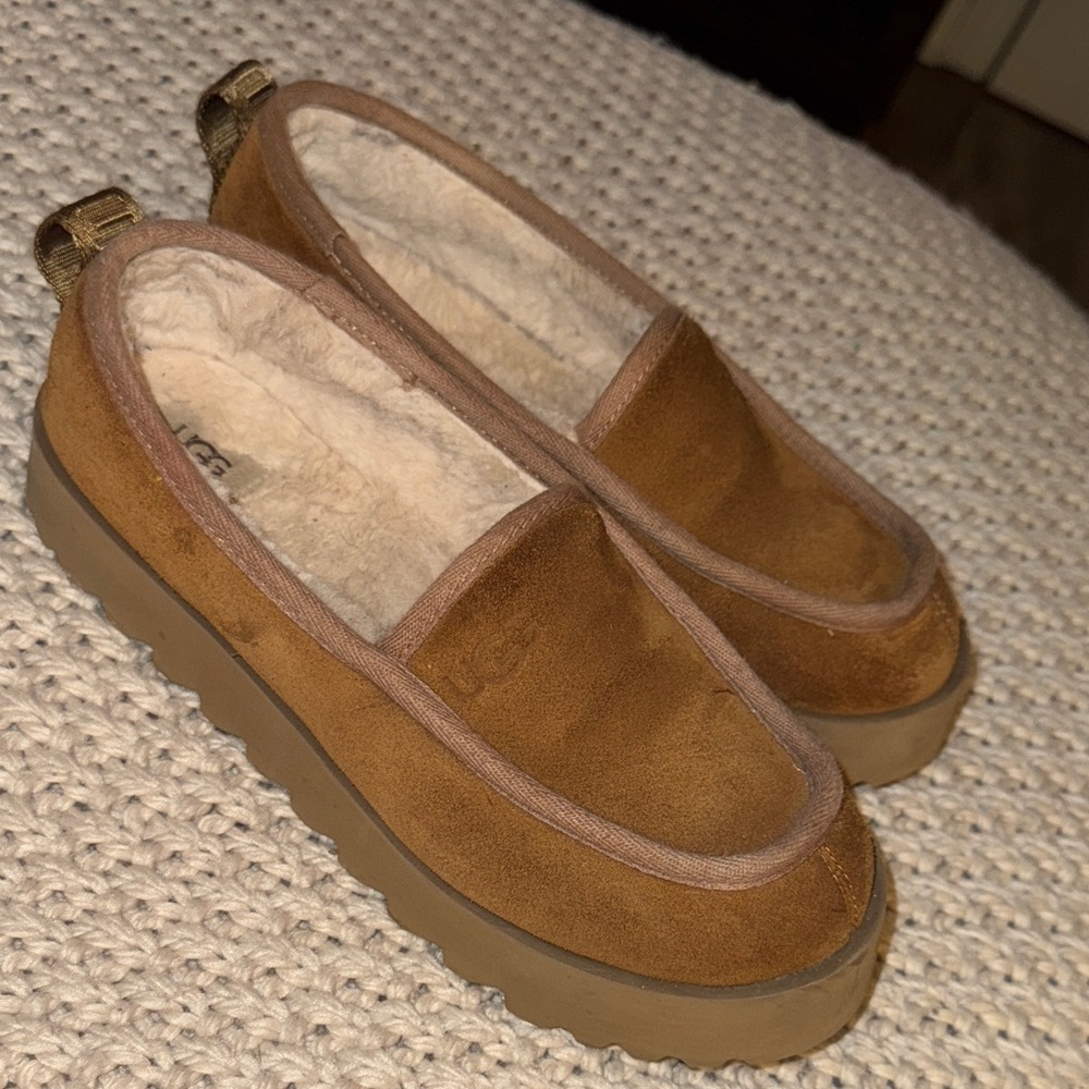UGG Super Moc women’s Moccasin Slip on Slippers Tan ( 1121570) size 7‎